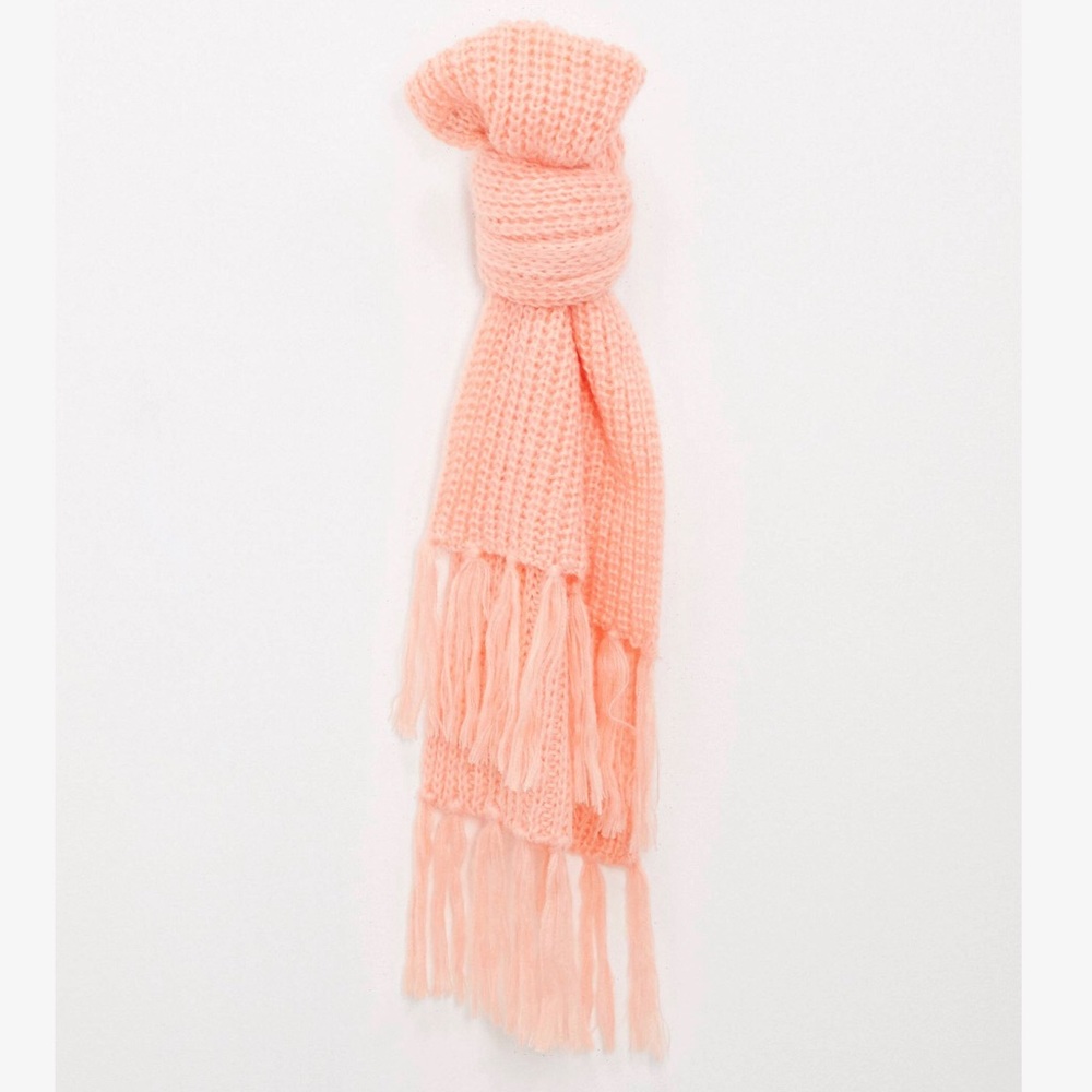 🆕Urban Code Scarf in salmon pink, soft and chunky